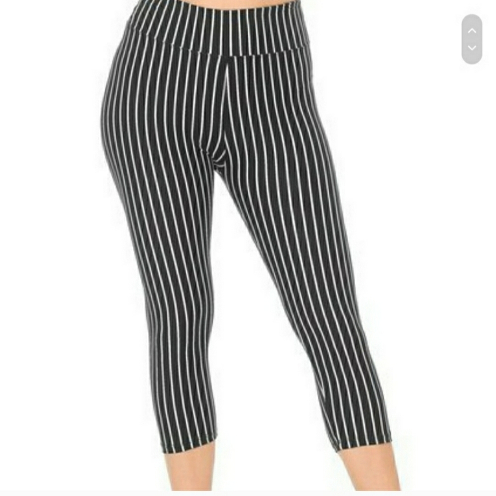 💜5/$25💜Capri leggings - Picture 6 of 7